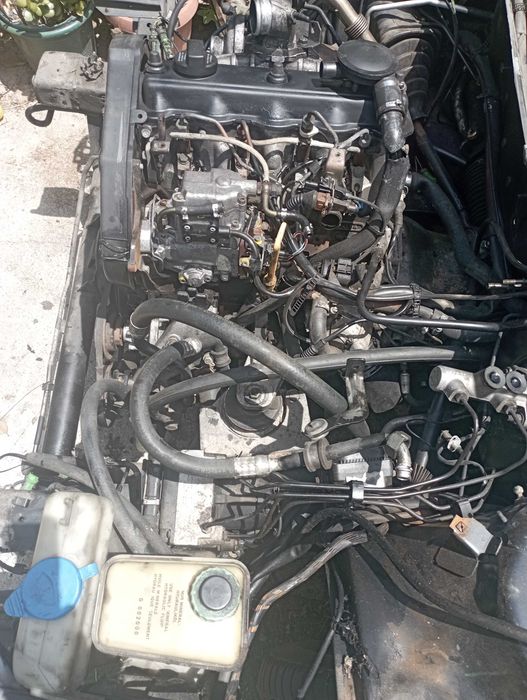 Motor AUDI A6 1.9 TDI completo em prefeito estado com periféricos
