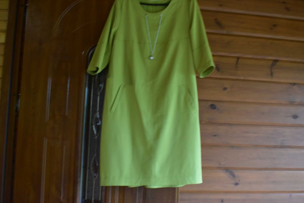 Жіноче плаття зеленого кольору  56-58 розміру