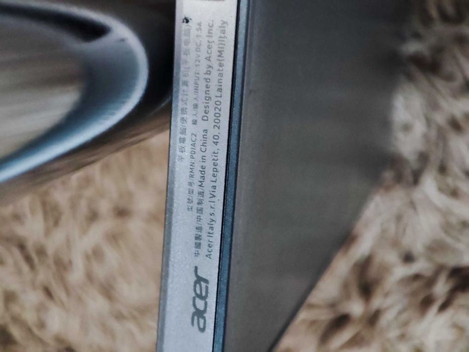 Планшет Acer не робочий