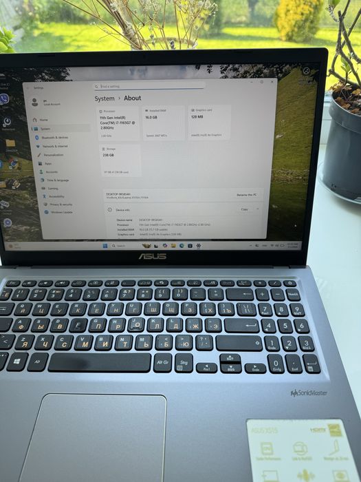 ASUS VivoBook 15 i7 / 16 GB Ram / SSD - 256