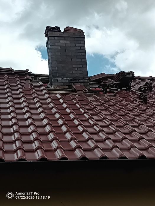 Obróbki blacharskie uszczelnianie dachów, kominów