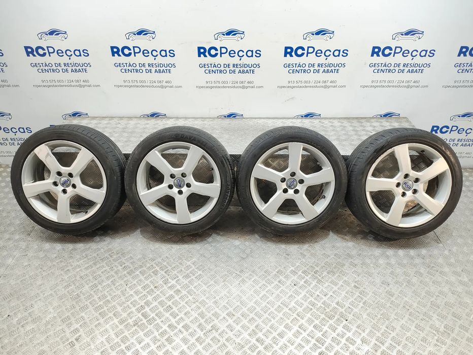 - Conjunto de jantes 17 originais Volvo S40 Mk2 Facelift R-design 7J