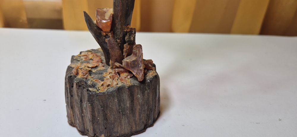 Piękna stara rzeźba z drewna rustykalną z bursztynami T22