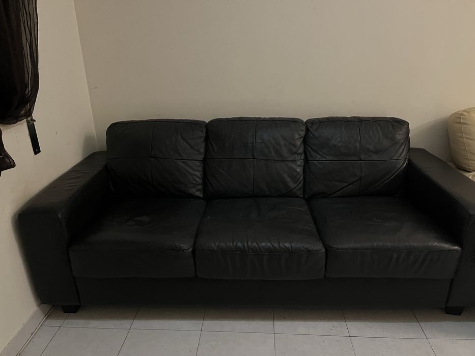 Sofá em couro 3 lugares