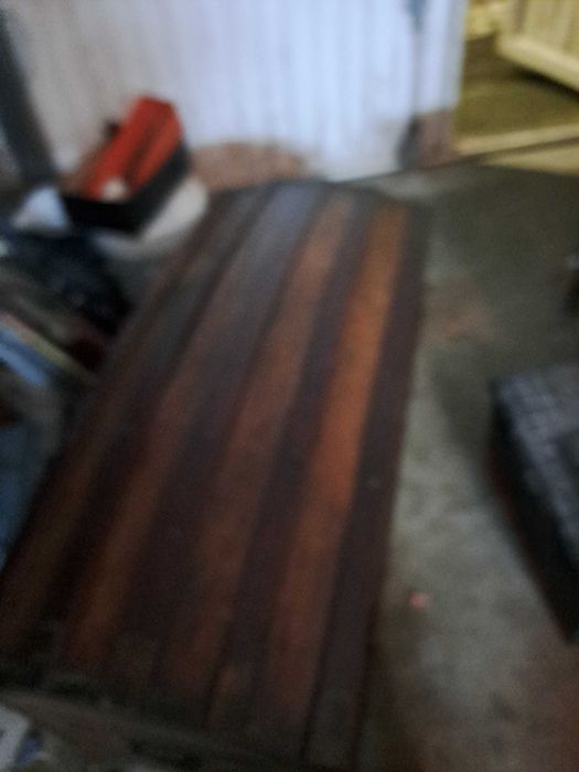 Bau antigo bastante antigo não leva tesouro