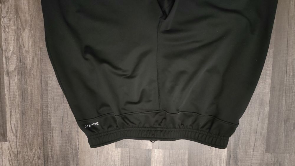 dresowe , sportowe, grubsze spodnie NIKE dri -fit z zamkami