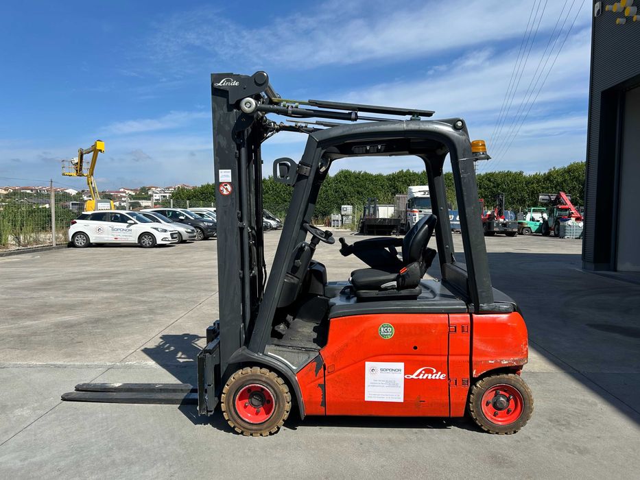Empilhador Linde E20PL-01 2000 Kgs Elétrico