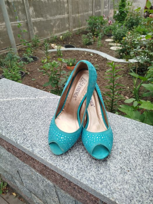 Продам туфлі жіночі