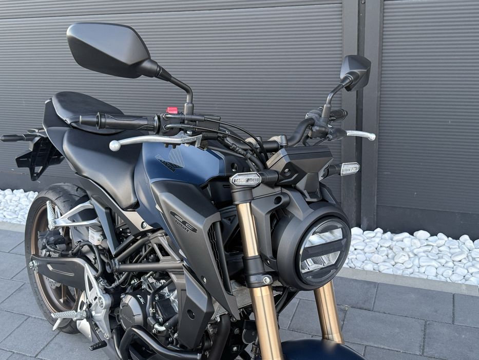 Honda CB125R z 2023r Niemcy 5 tys km ksiazki idealne