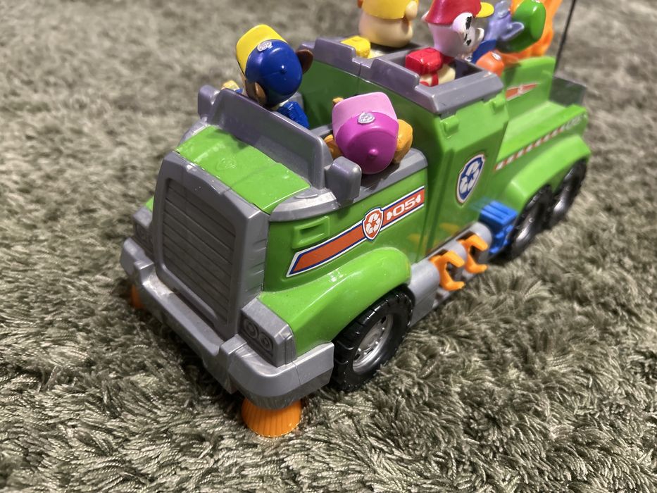 Psi patrol Ultimate rescue vehicle  i 6 pieskow