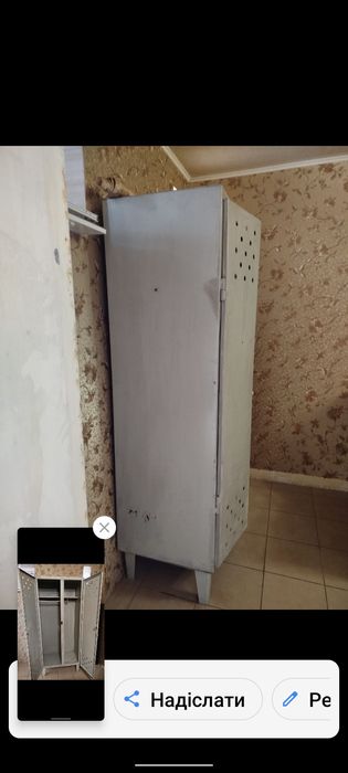 Шкаф металевий для одежі