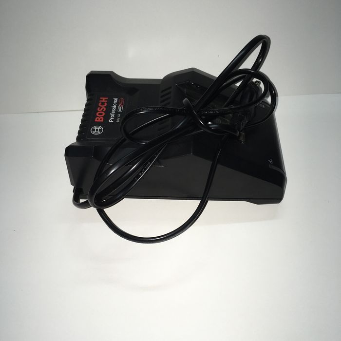 Carregador Bosch profissional 18V 4A