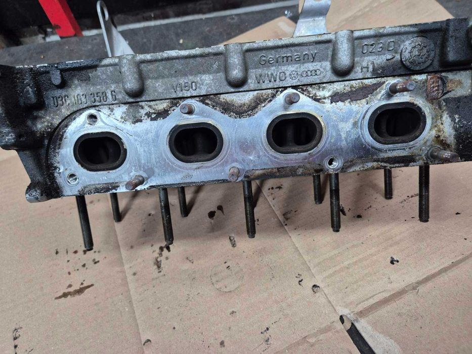 Головка vw golf v jetta touran octavia ii leon ii 1.4 fsi 03c103358g