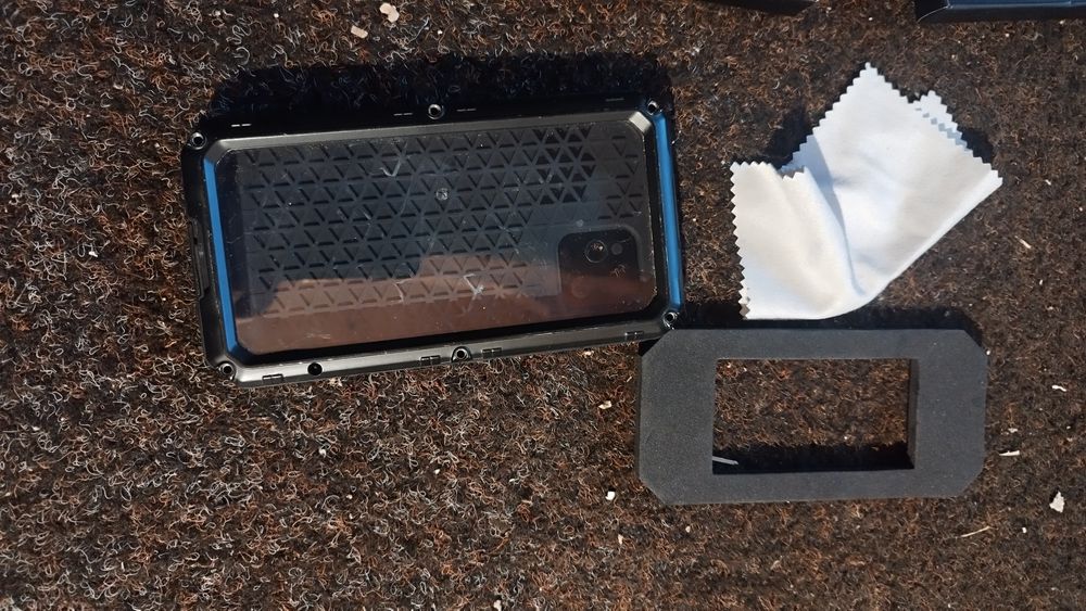 Etui ,futerał na tel iPhone 12