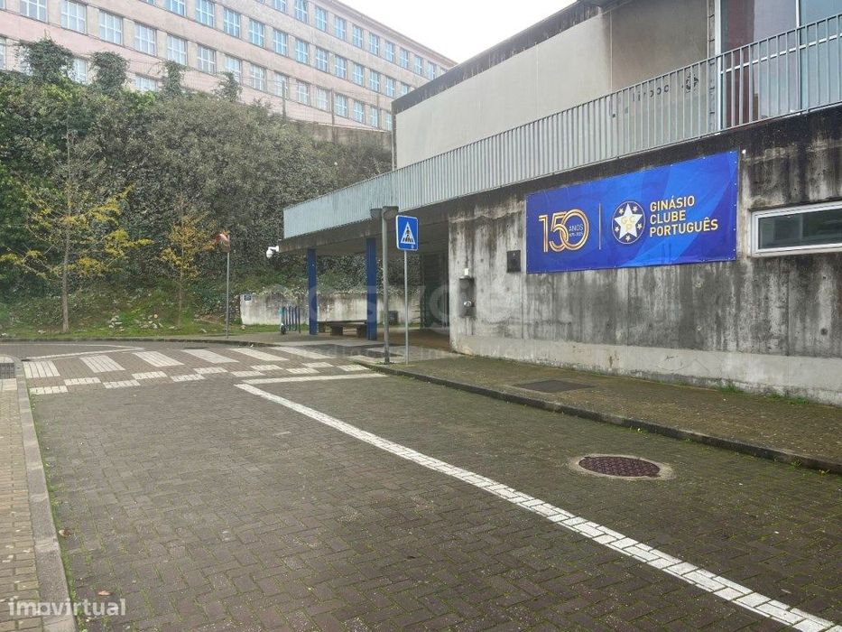 Apartamento T1+1, versátil, com vista desafogada em Campo de Ouriqu...