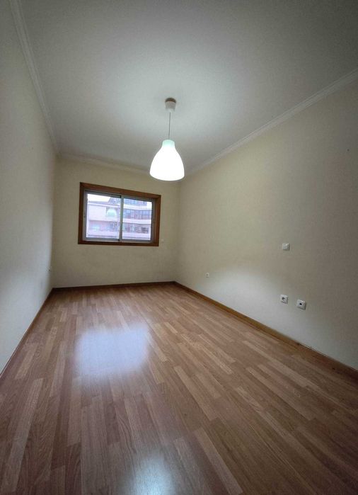 Arrendamento T2 Rio Tinto Metro Carreira