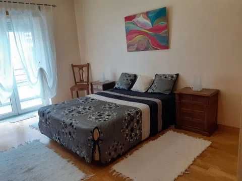 Arrenda-se quarto com boas condições