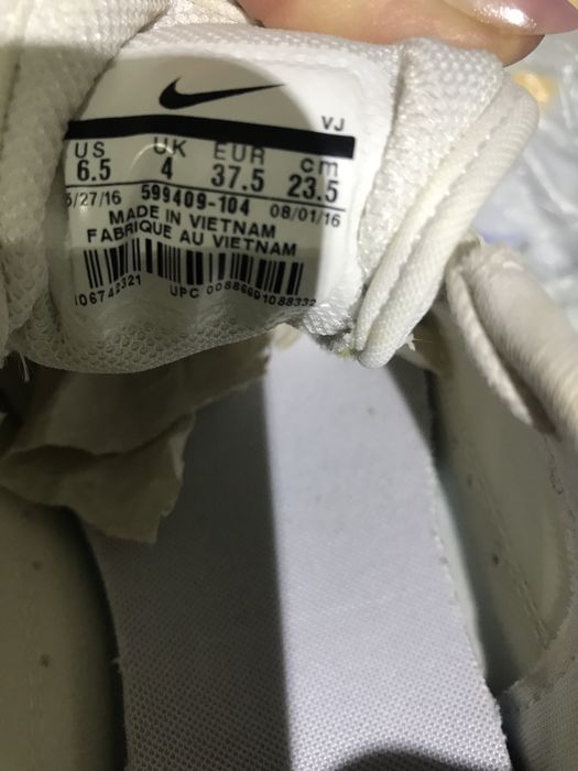 Кросовки женские  Найк ,в хорошем состоянии.  Оригинал..Внутри бирка.