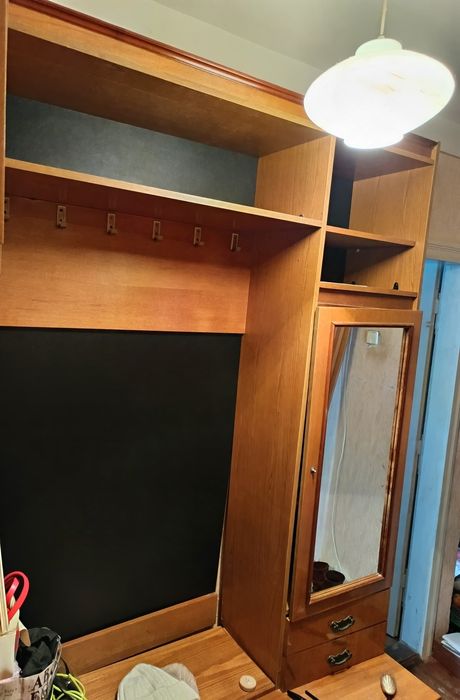 Прихожа у хорошому стані