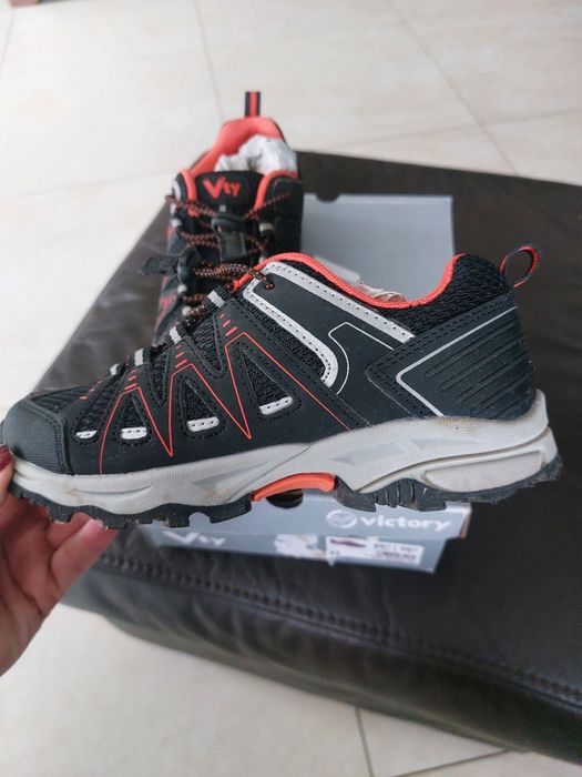Sprzedam buty chłopięce rozmiar 33