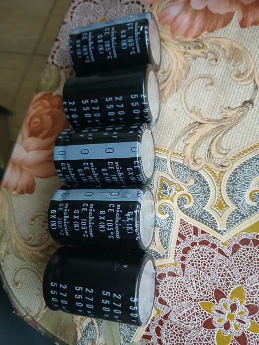 Конденсаторы электролитические 270мк  550v