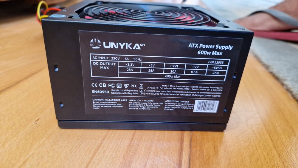 Fonte de Alimentação UNYKAch 600W Max – Como Nova
