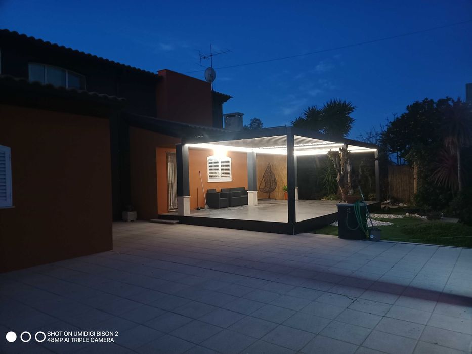 PERGOLAS BIOCLIMATICAS COM LAMINAS MOTORIZADAS