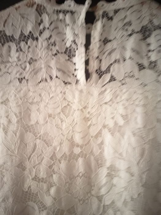 Śliczna koronkowa bluzka