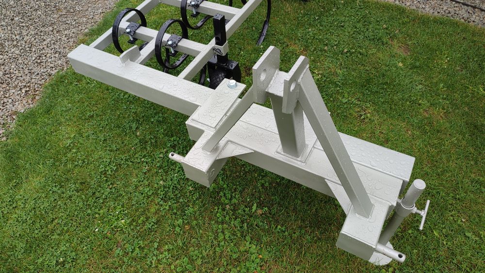 Kultywator sadowniczy podkoronowy dąb