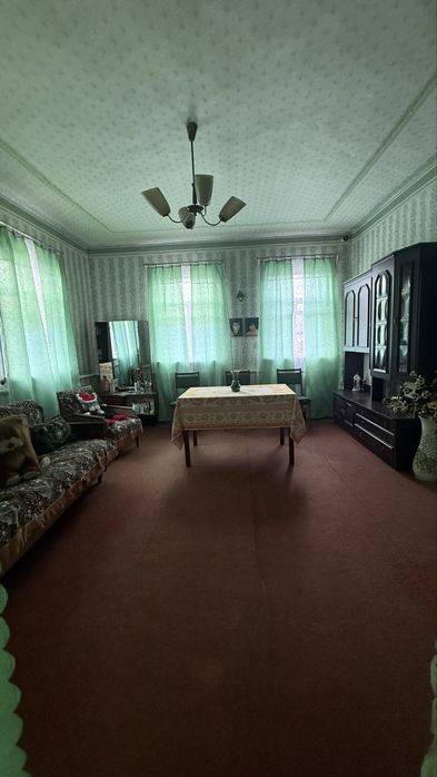 Продам  чудовий будинок в м . Носівка