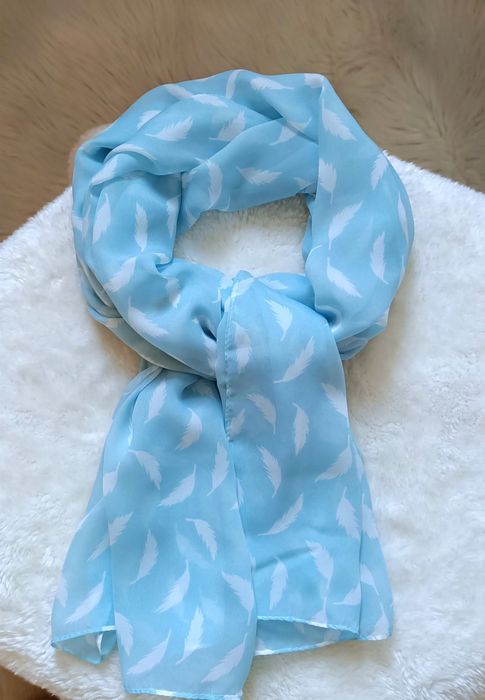 Szal damski wiosenny w liście