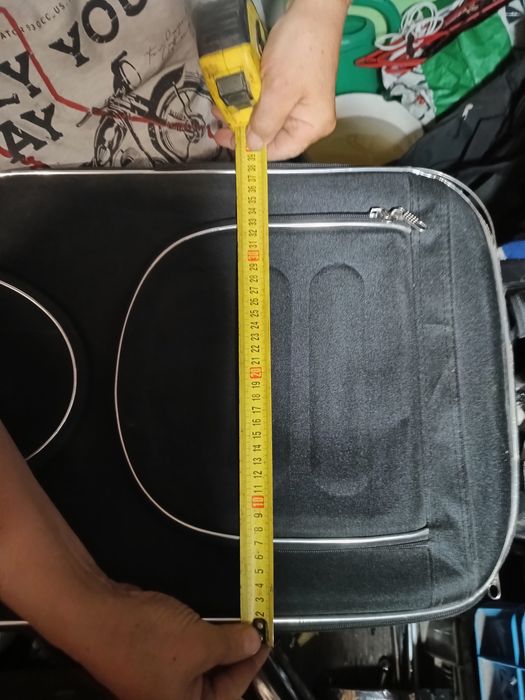 Walizka podróżna średnia