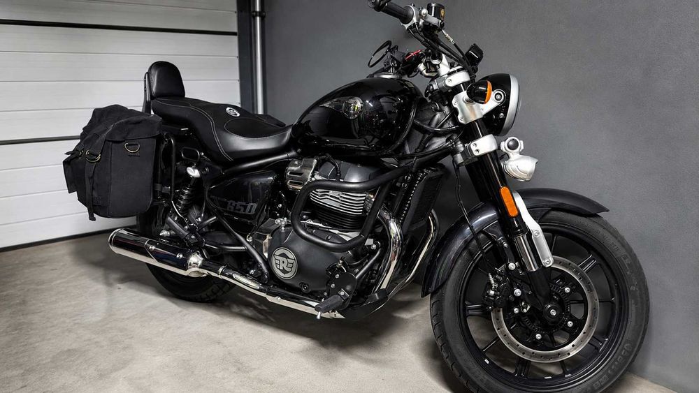 Royal Enfield Super Meteor 650 ABS Touriung [Astral Black] 2023r. 10 tyś km.