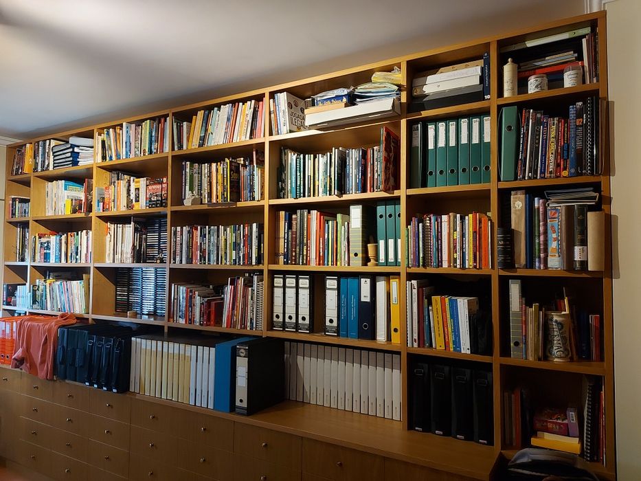 Grande estante em carvalho