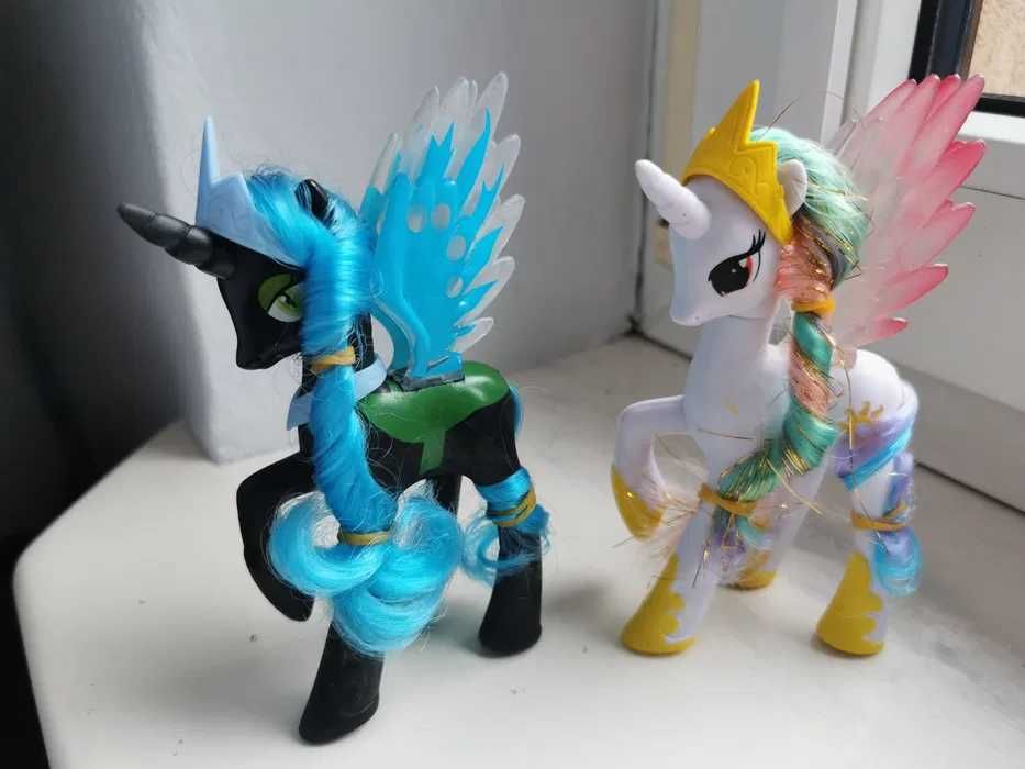 Księżniczka Celestia i Królowa Podmieńców Nightmare Moon, nowe koniki