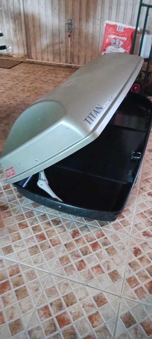 Mala de Tejadilho Titan 450 Litros. 300€ nova na Norauto.