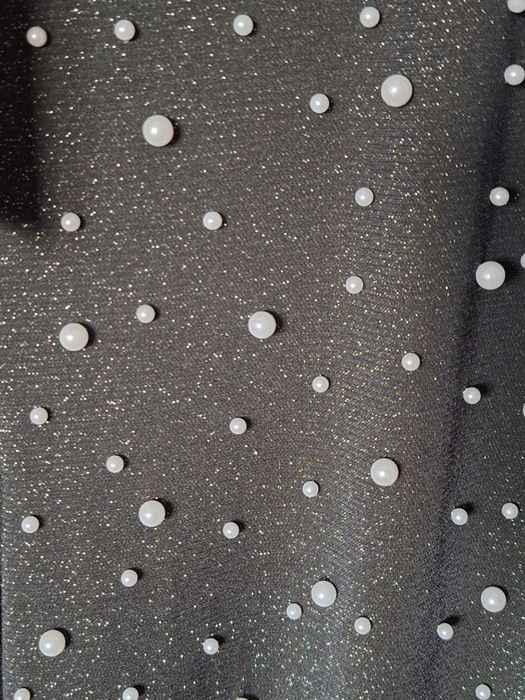 Calças/ leggins pretas brilhantes com pérolas