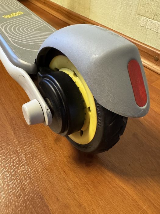 Електросамокат Ninebot C8