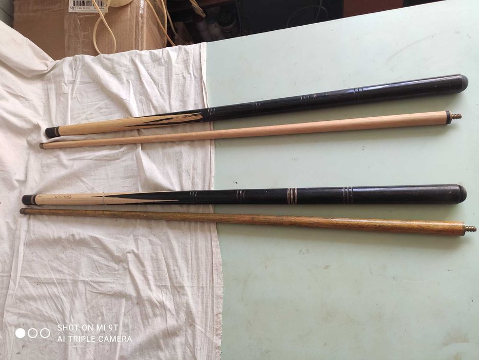 Кии для русского бильярда разъемные, из двух частей, б/у.