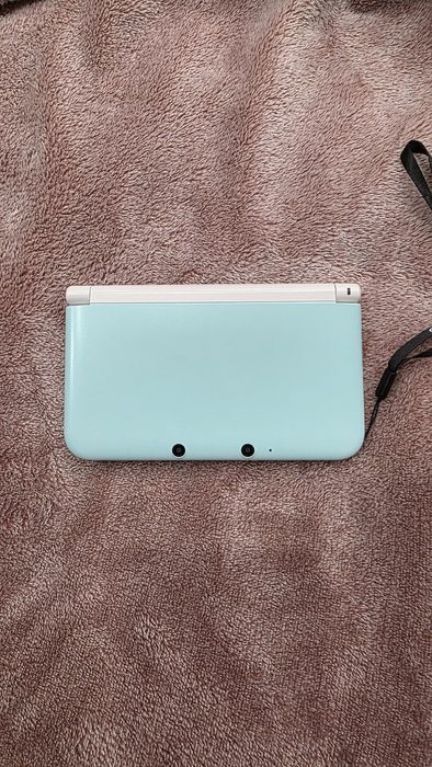 Nintendo 3DS LL  32 GB(біло-блакитна) + Circle Pad Pro