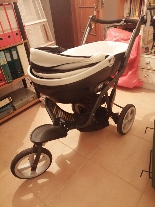 Carrinho da Chicco trio S3 black