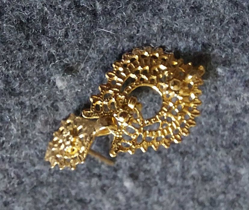 Brinco em Prata com banho de ouro.