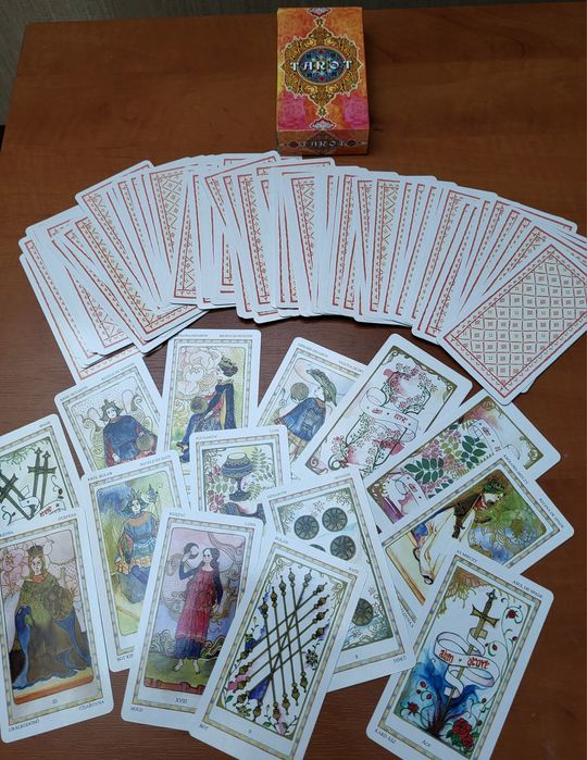 karty tarota 80 sztuk w pudełku