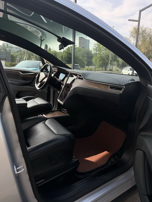 Продам Tesla X 100 D
