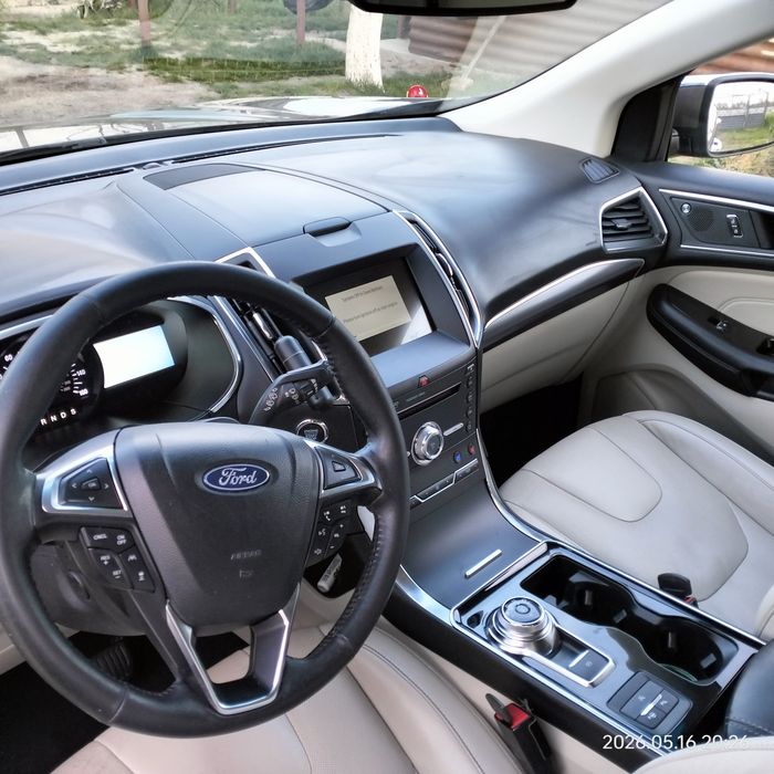 Ford Edge Titanium