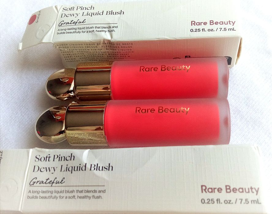 Rare Beauty Soft Pinch Dewy Liquid Blush Róż w płynie Grateful Tanio!