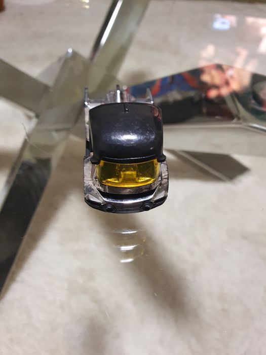 HOT WHEELS - Pack 4 carros prateados e dourados