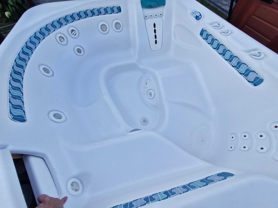 Jacuzzi Hotspring całoroczne SPA wanna z hydromasażem BALBOA Balia Wrocław
