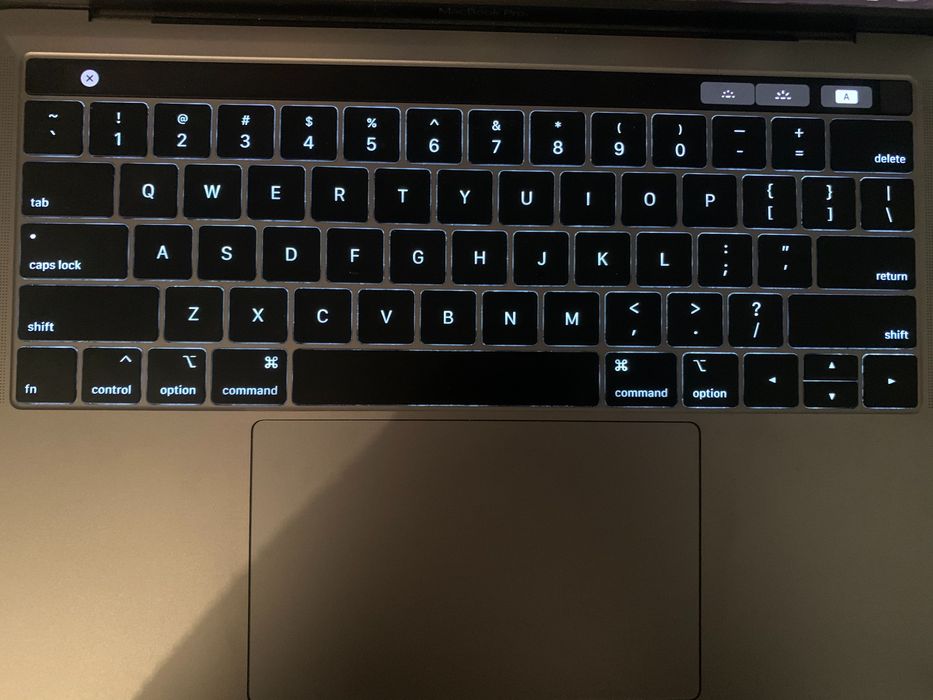 MacBook Pro 13” 256gb 2018 Touch Bar space grey