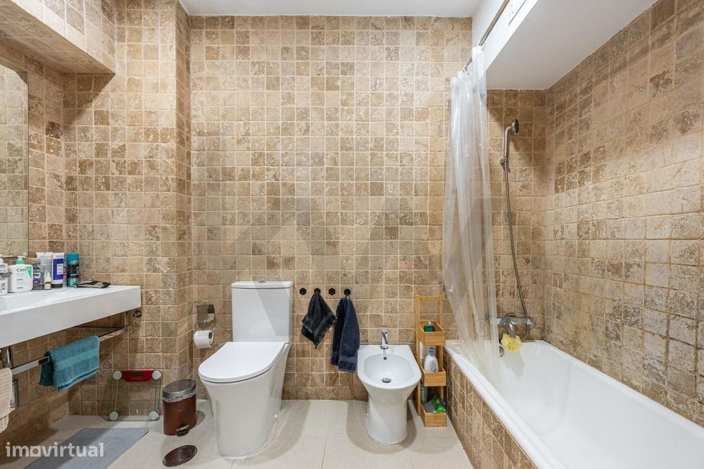 Apartamento T3 com 131 m2 na Avenida da Boavista